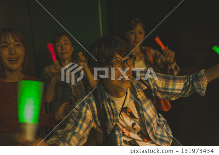 live, idol, audience 131973434