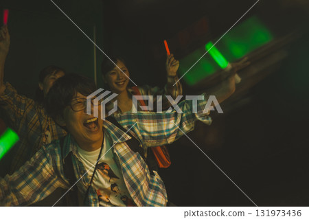 演唱會 直播 偶像 131973436