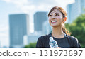 年輕女子鍛煉 131973697