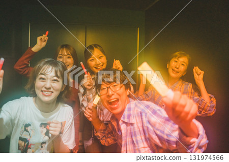 event, cheering, idol 131974566