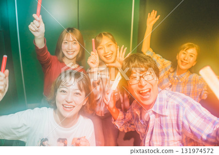 event, cheering, idol 131974572