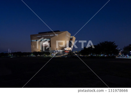 Hong Kong Palace Museum, is a public museum in the West Kowloon Cultural District 131978666