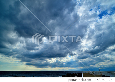Enoshima, Sagami Bay before the storm seen from Shonan Great Embankment, Nimbostratus Enoshima, Sagami Bay before the storm seen from Shonan Great Embankment, Nimbostratus 131980092