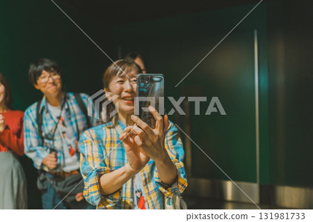 偶像 追星 女生 131981733