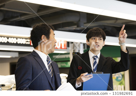 Businessman checking the site 131982691