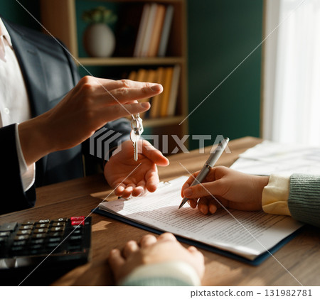 Real estate contract sign. 131982781