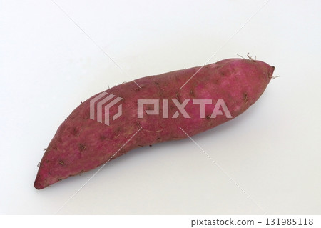 Freshly picked sweet potatoes (Beni Haruka) Freshly picked sweet potatoes (Beni Haruka) 131985118