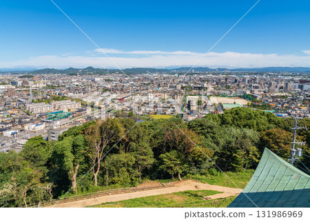 從觀景台眺望小牧山城（愛知縣小牧市） 131986969