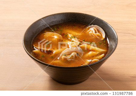 湯義大利麵（海鮮番茄蒜蓉） 131987786