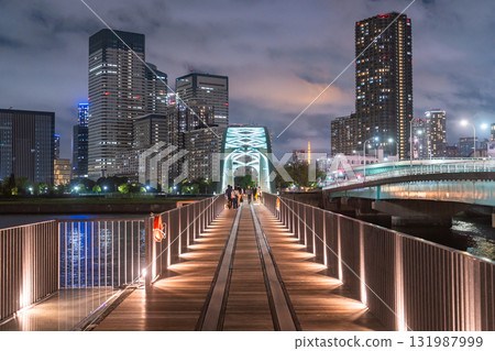 Tokyo: Night view of tower apartments and Harumi Bridge Tokyo: Night view of tower apartments and Harumi Bridge 131987999