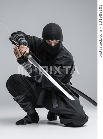 拿著劍的日本忍者 131988103