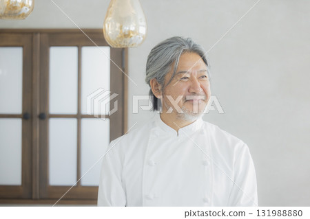 灰髮廚師 灰髮廚師 131988880