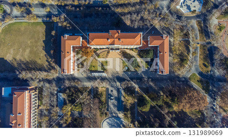 Aerial view of the city of Mendoza. 131989069