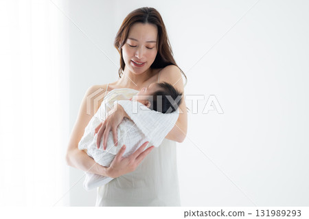 寶貝和媽媽 131989293