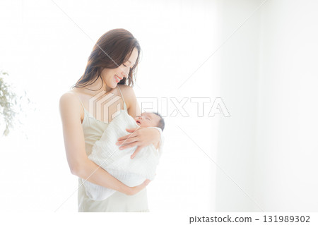 Baby and mother 131989302