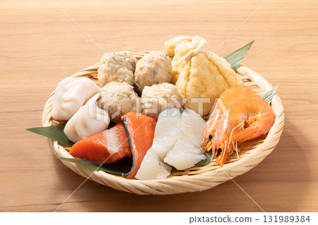 火鍋食材套餐(蝦、鱈魚、鮭魚、魚丸、水餃、麻糬包) 火鍋食材套餐(蝦、鱈魚、鮭魚、魚丸、水餃、麻糬包) 131989384