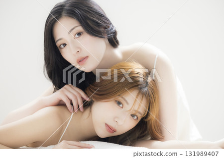 友好的美麗妹妹 友好的美麗妹妹 131989407