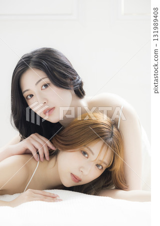 Friendly beauty sister 131989408