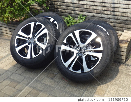 Maintain and replace your car's winter tires with DIY Maintain and replace your car's winter tires with DIY 131989710