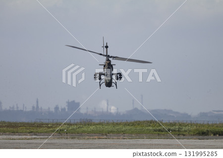 眼鏡蛇反坦克直升機向我們飛來 131995285