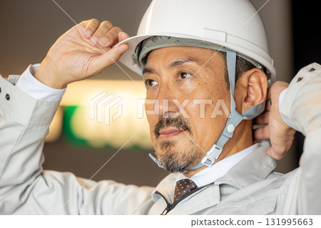 工人在建築工地工作 131995663