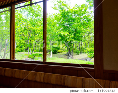 欣賞優雅的日式花園美景 欣賞優雅的日式花園美景 131995838