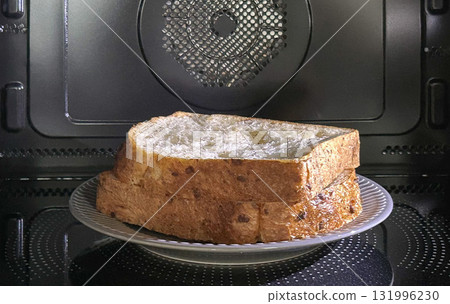 Bread in the microwave Bread in the microwave 131996230