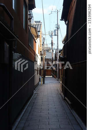 京都府京都市空蕩蕩的花見小路街道 131996294