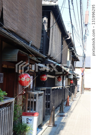 京都府京都市空蕩蕩的花見小路街道 131996295