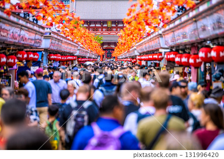日本東京城市景觀:入境旅遊持續進行…感覺像在異國他鄉…淺草寺擠滿了外國遊客 日本東京城市景觀:入境旅遊持續進行…感覺像在異國他鄉…淺草寺擠滿了外國遊客 131996420