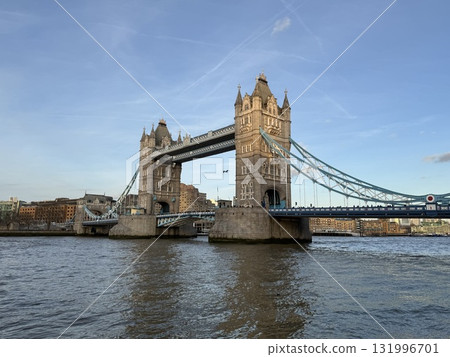 塔橋(英國倫敦泰晤士河上的一座開啟橋) 塔橋(英國倫敦泰晤士河上的一座開啟橋) 131996701