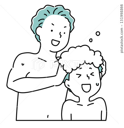 Dad shampooing his son's head_Monochrome Dad shampooing his son's head_Monochrome 131998866