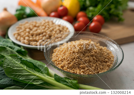 碎大豆和蔬菜 132008214