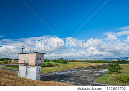 大阪府寢屋川市當馬公園的秋天 大阪府寢屋川市當馬公園的秋天 132008702