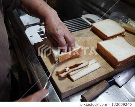在廚房做飯 132009240