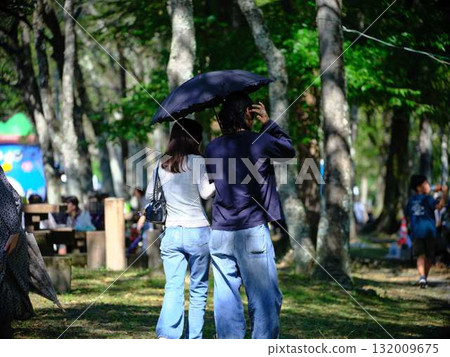 A couple 132009675