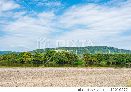 大阪府高槻市淀川風景 132010372