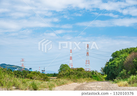 大阪府高槻市淀川風景 132010376