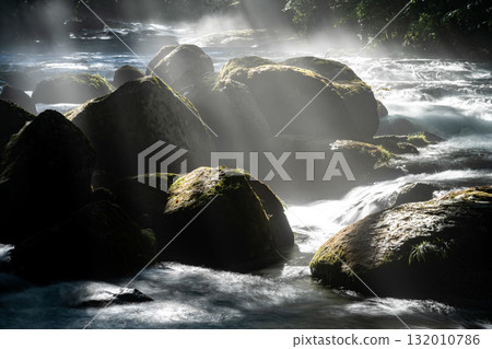 熊本縣菊池溪谷的光芒 132010786