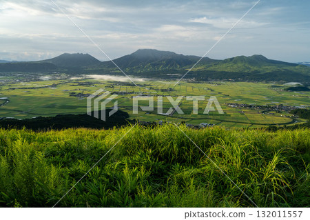 從熊本大觀峰眺望阿蘇鄉村 132011557