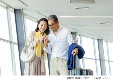 Senior couple traveling Senior couple traveling 132012622