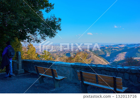View of the southeast side from Kasumidai Observatory in Takaomachi (Mount Takao) in Hachioji City, Tokyo (including Sagamihara City, Machida City, etc.) 132013716