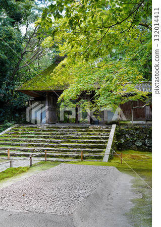 Honen-in Temple's thatched gate 132014411