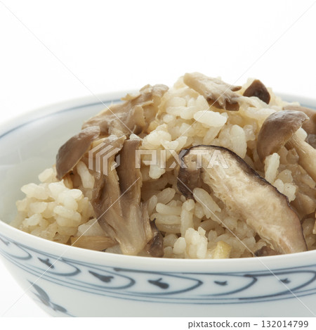 蘑菇飯煮熟 132014799
