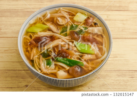 秋季風味:濃稠蘑菇烏龍麵 秋季風味:濃稠蘑菇烏龍麵 132015147