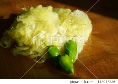 Plant dyed wool - Bell pepper yellow 132017886