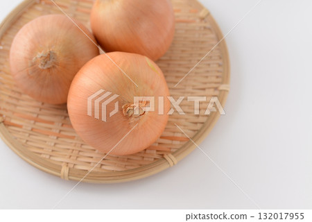 Fresh onion 132017955