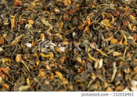a large amount of large-leaved green tea , dry high-quality expensive tea for the tea ceremony with the addition of natural flavors 132018461