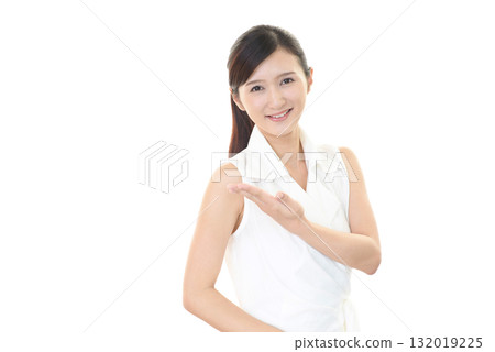 Guide smiling woman Guide smiling woman 132019225