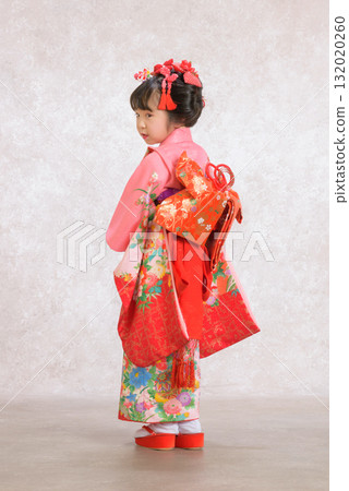 Behind the girls wearing kimonos 132020260